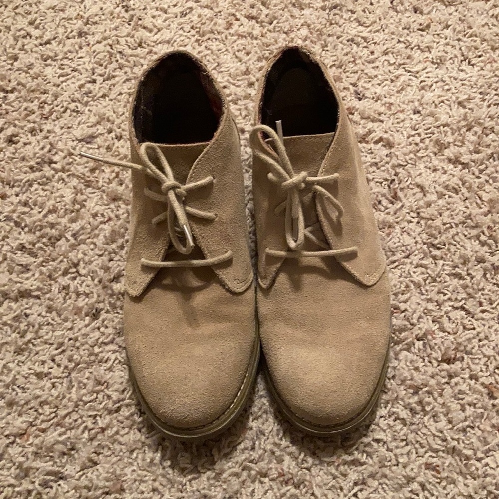 Eddie Bauer Chukka lace up boots